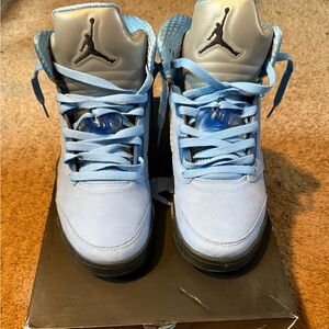 Jordan 5 Retro
UNC University Blue